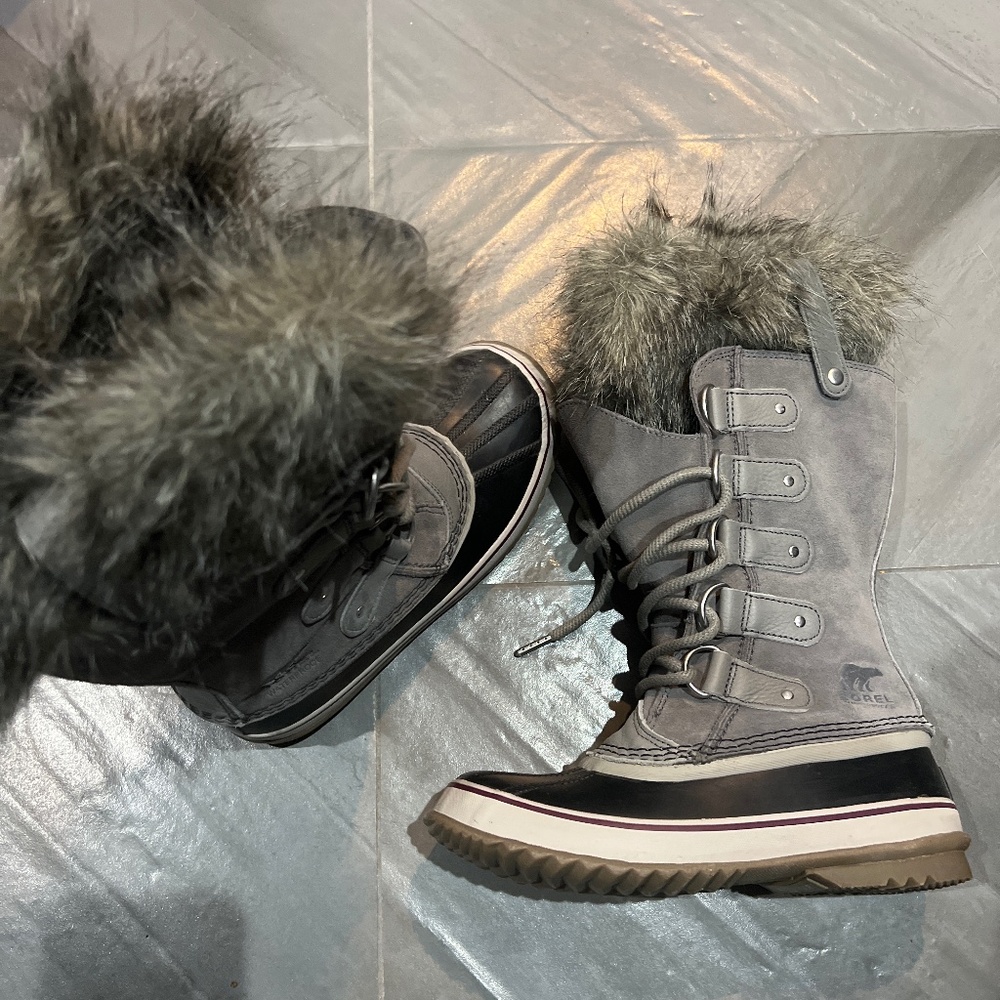 Sorrel rain boots with fur lining brand new - no box size 6